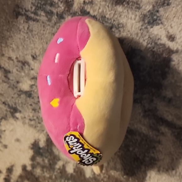 Shopkins d'lish donut plush toy - Picture 4 of 6